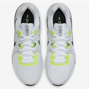 NWT Nike Zoom Prevail
